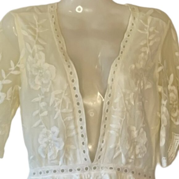 Honey Punch As You Wish White Lace Embroidered Romper with Plunge V-Neck  Buckle - Picture 4 of 11